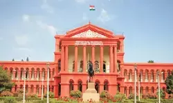 ബെംഗളൂരു സൗത്ത് ജില്ലാ കോടതിയില് ബോംബ് ഭീഷണി; കോടതിക്കുള്ളില് 12 ആര്ഡിഎക്സ് ബോംബുകള് സ്ഥാപിച്ചിട്ടുണ്ടെന്ന് സന്ദേശം; പരിശോധനയില് വ്യാജമെന്ന് കണ്ടെത്തി ബെംഗളൂരു സൗത്ത് ജില്ലാ കോടതിയില് ബോംബ് ഭീഷണി; കോടതിക്കുള്ളില് 12 ആര്ഡിഎക്സ് ബോംബുകള് സ്ഥാപിച്ചിട്ടുണ്ടെന്ന് സന്ദേശം; പരിശോധനയില് വ്യാജമെന്ന് കണ്ടെത്തി