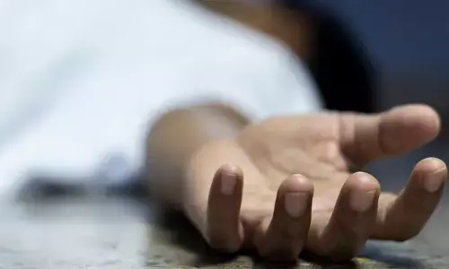 മെഡിക്കല്‍ വിദ്യാര്‍ത്ഥിയെ ഹോസ്റ്റലിലെ ശുചിമുറിയില്‍ മരിച്ച നിലയില്‍ കണ്ടെത്തി; ആത്മഹത്യ എന്ന് പ്രാഥമിക നിഗമനം: സെമസ്റ്റര്‍ പരീക്ഷയില്‍ തോറ്റതിനെ തുടര്‍ന്ന് മാനസിക സമ്മര്‍ദത്തിലായിരുന്നതായി റിപ്പോര്‍ട്ട്