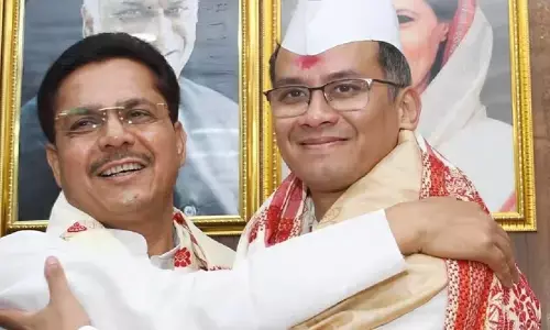 രാവിലെ രാജി, ഉച്ചയ്ക്ക് മനംമാറ്റം; 32 വര്‍ഷത്തെ ബന്ധം അറുത്തെറിഞ്ഞു; ഗൗരവ് ഗൊഗോയിയോടുള്ള കലിപ്പില്‍ പടിയിറങ്ങി ഭൂപന്‍ ബോറ;  തക്കം പാര്‍ത്ത് ഹിമന്ത; ഹിന്ദു നേതാവിനെ റാഞ്ചാന്‍ ബിജെപി വലവിരിച്ചു; പണി പാളുമെന്ന് ഉറപ്പായപ്പോള്‍ അനുനയ നീക്കം; അസമില്‍ കോണ്‍ഗ്രസിനെ പിടിച്ചുലച്ച് രാജി നാടകം