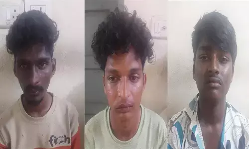 ഇളമണ്ണൂര്‍ വാഹനാപകടം: ഒരാളുടെ മരണത്തിനിടയാക്കിയ കാര്‍ ഡ്രൈവറും സുഹൃത്തുക്കളും പിടിയില്‍; ജാമ്യമില്ലാ വകുപ്പ് ചുമത്തി പോലീസ്