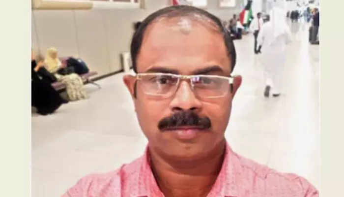 നെഞ്ച് വേദന വന്ന് ആശുപത്രിയിൽ എത്തിച്ചെങ്കിലും ജീവൻ രക്ഷിക്കാനായില്ല; പ്രവാസി മലയാളി ഹൃദയാഘാതത്തെ തുടർന്ന് കുവൈറ്റിൽ മരിച്ചു നെഞ്ച് വേദന വന്ന് ആശുപത്രിയിൽ എത്തിച്ചെങ്കിലും ജീവൻ രക്ഷിക്കാനായില്ല; പ്രവാസി മലയാളി ഹൃദയാഘാതത്തെ തുടർന്ന് കുവൈറ്റിൽ മരിച്ചു