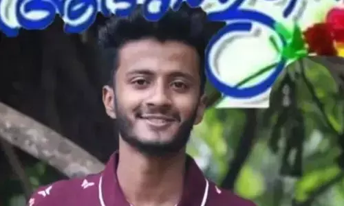 തൊടുപുഴയില്‍ റോഡരികിലെ കുഴിയില്‍ വീണ് ബൈക്ക് യാത്രികന് ദാരുണാന്ത്യം; പ്രതിഷേധിച്ച് നാട്ടുകാര്‍