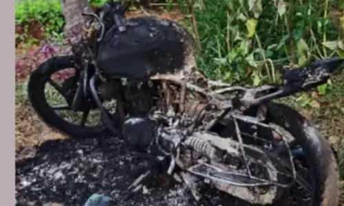 പയ്യന്നൂരില്‍ കനല്‍ അടങ്ങുന്നില്ല; ബൈക്ക് കത്തിയ കേസില്‍ പോലീസ് ഉറക്കത്തില്‍; പിരിവ് സുതാര്യമെന്ന് ജാഗ്രത കൂട്ടായ്മ