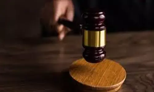 സിഗരറ്റ് വലിക്കുന്നതിനെ ചൊല്ലി തർക്കം; സ്വന്തം പിതാവിനെ കത്രിക കൊണ്ട് കുത്തിക്കൊലപ്പെടുത്തി യുവാവ്; പ്രതിക്ക് വധശിക്ഷ വിധിച്ച് കോടതി