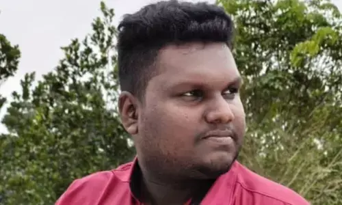 പോലീസ് ജീപ്പ് പെട്ടെന്ന് ബ്രേക്കിട്ടു; പിന്നാലെ വന്ന ബൈക്ക് ജീപ്പിൽ തട്ടി റോഡിലേക്ക് വീണു; കെഎസ്ആർടിസി ബസ് കയറിയിറങ്ങി കെഎസ്ഇബി ജീവനക്കാരന് ദാരുണാന്ത്യം പോലീസ് ജീപ്പ് പെട്ടെന്ന് ബ്രേക്കിട്ടു; പിന്നാലെ വന്ന ബൈക്ക് ജീപ്പിൽ തട്ടി റോഡിലേക്ക് വീണു; കെഎസ്ആർടിസി ബസ് കയറിയിറങ്ങി കെഎസ്ഇബി ജീവനക്കാരന് ദാരുണാന്ത്യം