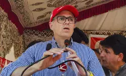 ജമ്മു കശ്മീര്‍ താരങ്ങളെ ഇന്ത്യന്‍ കുപ്പായത്തില്‍ കാണാന്‍ കാത്തിരിക്കുന്നു; രഞ്ജി ട്രോഫി ഫൈനലില്‍ എത്തി ചരിത്രം കുറിച്ച ടീമിനെ അഭിനന്ദിച്ച് ഒമര്‍ അബ്ദുള്ള