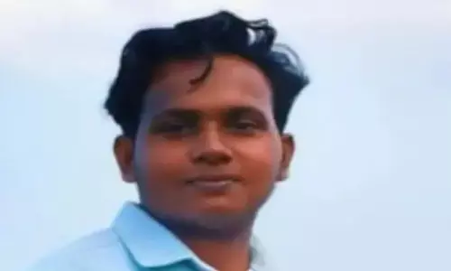 ലോറിയെ മറികടക്കുന്നതിനിടെ എതിരെ വന്ന ബൈക്കുമായി കൂട്ടിയിടിച്ചു; ലോറിക്കടിയില്‍പ്പെട്ട ബൈക്കുയാത്രികനായ എന്‍ജിനീയറിങ് വിദ്യാര്‍ഥിക്ക് ദാരുണാന്ത്യം