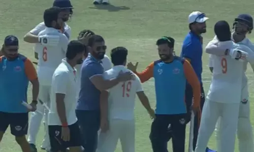 ചരിത്രം അടയാളപ്പെടുത്തുന്ന നിമിഷം! ജമ്മു കശ്മീര്‍ രഞ്ജി ട്രോഫി ഫൈനലില്‍! സെമിയില്‍ ബംഗാളിനെ കീഴടക്കിയത് ആറ് വിക്കറ്റിന്; യഥാര്‍ത്ഥ ഹീറോയായി അക്വിബ് നബി; 67 വര്‍ഷത്തെ കാത്തിരിപ്പിന് വിരാമം; രഞ്ജി കിരീടം ഒരു ജയം അകലെ