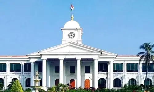 ഇനി അലച്ചിലില്ല, കൈയ്യിലുണ്ടാകും സ്ഥിരം നേറ്റിവിറ്റി കാര്‍ഡ്; എല്ലാ സര്‍ക്കാര്‍ സേവനങ്ങള്‍ക്കും ഒറ്റ രേഖ; വിദേശ പൗരത്വം സ്വീകരിച്ചാല്‍ കാര്‍ഡ് അസാധുവാകും; അപേക്ഷിക്കേണ്ടത് തഹസില്‍ദാര്‍ക്ക്; കേരള നേറ്റിവിറ്റി കാര്‍ഡ് ബില്ലിന് മന്ത്രിസഭയുടെ അംഗീകാരം