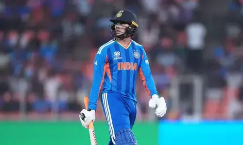 അഭിഷേക്, നിരാശപ്പെടരുത്, ഈ കാലവും കടന്നുപോകും; തുടർച്ചയായി മൂന്ന് ഡക്കുകളിൽ പുറത്തായ ഇന്ത്യൻ താരത്തിന് ഉപദേശവുമായി ഹർഭജൻ സിംഗ്; ഫോമിലേക്ക് തിരിച്ചെത്താൻ വഴിയും ഉപദേശിച്ചു ഭാജി