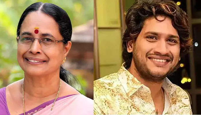 ദേവസ്വം ബോര്ഡ് പ്രസിഡന്റ് പദവി ആരും വാഗ്ദാനം ചെയ്തിട്ടില്ല; ബാലഗോപാല് വീട്ടില് വന്നത് എന്തിന്? അഖില് മാരാരുടെ ആരോപണങ്ങള്ക്ക് പിന്നില് വന് ഗൂഢാലോചന; ജാതീയ അധിക്ഷേപത്തിന് നിയമനടപടി; അധികാരം പോയപ്പോള് കാലുമാറിയെന്ന പരിഹാസത്തിന് മറുപടിയുമായി ഐഷ പോറ്റി ദേവസ്വം ബോര്ഡ് പ്രസിഡന്റ് പദവി ആരും വാഗ്ദാനം ചെയ്തിട്ടില്ല; ബാലഗോപാല് വീട്ടില് വന്നത് എന്തിന്? അഖില് മാരാരുടെ ആരോപണങ്ങള്ക്ക് പിന്നില് വന് ഗൂഢാലോചന; ജാതീയ അധിക്ഷേപത്തിന് നിയമനടപടി; അധികാരം പോയപ്പോള് കാലുമാറിയെന്ന പരിഹാസത്തിന് മറുപടിയുമായി ഐഷ പോറ്റി