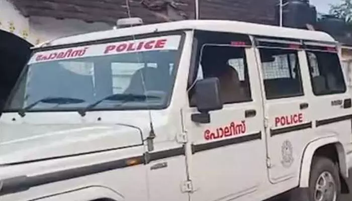 ഒരു വര്ഷത്തോളമായി ലൈംഗിക ചൂഷണം; സഹോദരിയുടെ ഭര്ത്താവ് അടക്കം അഞ്ച് പേര് ബലാത്സംഗം ചെയ്തു; 16 വയസ്സുകാരി നല്കിയ പരാതിയില് പ്രതികളിലൊരാള് 15 വയസ്സുകാരന് ഒരു വര്ഷത്തോളമായി ലൈംഗിക ചൂഷണം; സഹോദരിയുടെ ഭര്ത്താവ് അടക്കം അഞ്ച് പേര് ബലാത്സംഗം ചെയ്തു; 16 വയസ്സുകാരി നല്കിയ പരാതിയില് പ്രതികളിലൊരാള് 15 വയസ്സുകാരന്