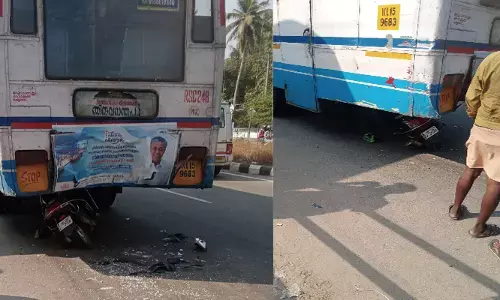 സൈഡിലൂടെ മറ്റൊരു വണ്ടി കടന്നുപോയതും കേട്ടത് ഉഗ്ര ശബ്ദം; പെട്ടെന്ന് നിയന്ത്രണം തെറ്റിയ സ്‌കൂട്ടർ ബസിനടിയിലേക്ക് ഇടിച്ചുകയറി; പള്ളിച്ചലിൽ വീണ്ടും നടുക്കുന്ന അപകടം; പരിക്കേറ്റ യുവാവിനെ ആശുപത്രിയിൽ പ്രവേശിപ്പിച്ചു