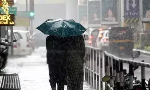 ബംഗാള്‍ ഉള്‍ക്കടലിനും മുകളിലായുള്ള ചക്രവാതചുഴിയും ന്യൂനമര്‍ദ്ദവും; ഇടിമിന്നലോടുകൂടിയ മഴയ്ക്ക് സാധ്യത; ജാഗ്രതാ നിര്‍ദേശം നല്‍കി കാലാവസ്ഥാ വകുപ്പ്