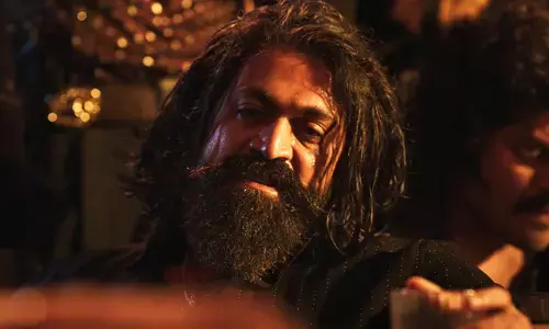 റോക്കിംഗ് സ്റ്റാർ യാഷിന്റെ മാസ്സ് അവതാരം; ആരാധകർക്ക് വിരുന്നായി ഹൈ-വോൾട്ടേജ് ആക്ഷൻ രംഗങ്ങൾ; ഗീതു മോഹൻദാസ് ചിത്രം ടോക്സിക് ടീസർ പുറത്ത്; മാർച്ച് 19-ന് ബ്രഹ്മാണ്ഡ റിലീസ്