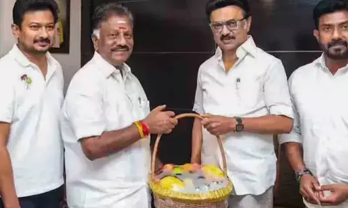 തമിഴക രാഷ്രടീയത്തില്‍ വീണ്ടും ട്വിസ്റ്റ്; എന്‍ഡിഎ ക്യാമ്പിനെ നടുക്കി ഒപിഎസിന്റെ മലക്കംമറിച്ചില്‍! സ്റ്റാലിന്‍ വീണ്ടും വരുമെന്ന് പ്രവചനം; ജയലളിതയുടെ വിശ്വസ്തന്‍ ഇനി ഉദയസൂര്യനൊപ്പം? ദ്രാവിഡ രാഷ്ട്രീയത്തില്‍ കസേരകളി; എഐഎഡിഎംകെയില്‍ നെഞ്ചിടിപ്പ്;  നിയമസഭ തിരഞ്ഞെടുപ്പിന് മുന്‍പേ നിര്‍ണായക നീക്കവുമായി ഡിഎംകെ