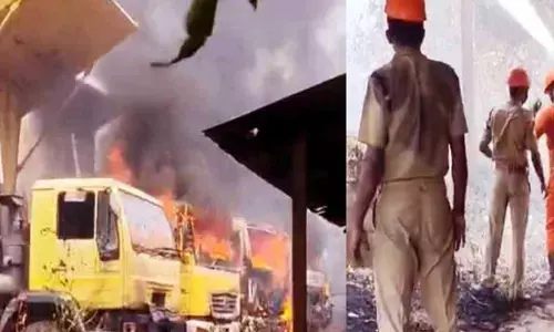 തീആളിക്കത്തിയതും അവിടെ പാർക്ക് ചെയ്തിരുന്ന ഭാരത് ബെൻസിന്റെ നാല് ടോറസ് ലോറികൾ തീഗോളമായി; സംഭവം വെമ്പായത്തെ അടഞ്ഞുകിടന്ന പാറക്വാറിയിൽ