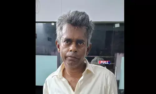 ഒന്പതാം ക്ലാസ്സ് വിദ്യാര്ത്ഥിനിയോട് ബസ്സില് ലൈംഗിക അതിക്രമം: പ്രതി പിടിയില് ഒന്പതാം ക്ലാസ്സ് വിദ്യാര്ത്ഥിനിയോട് ബസ്സില് ലൈംഗിക അതിക്രമം: പ്രതി പിടിയില്