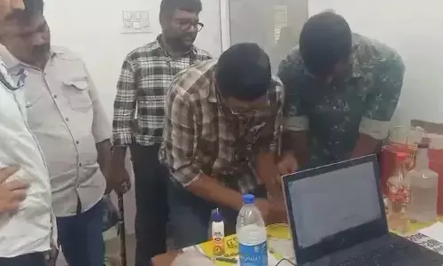 കൈക്കൂലി വാങ്ങുന്നതിനിടെ വില്ലേജ് ഓഫീസര്‍ അറസ്റ്റില്‍