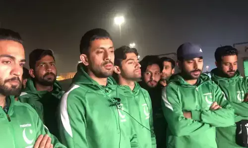 പണമടയ്ക്കാത്തതിനാൽ ഹോട്ടൽ ബുക്കിങ് റദ്ദാക്കി; പാത്രം കഴുകിയും മുറി വൃത്തിയാക്കിയും പാക് ഹോക്കി താരങ്ങള്‍; ഓസ്‌ട്രേലിയയിൽ തെരുവിൽ അലഞ്ഞത് മണിക്കൂറുകളോളം; ഫെഡറേഷനെതിരെ രൂക്ഷവിമർശനം