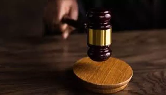 വാടകവീട്ടിൽ വെച്ച് പതിനൊന്നുകാരന് നേരെ ലൈംഗിക പീഡനം; പ്രതികൾക്ക് കടുത്ത ശിക്ഷ വിധിച്ച് കോടതി; ഇരുവരും ഒരു സ്ത്രീയെ കൊന്ന കേസിലെ പ്രതികൾ വാടകവീട്ടിൽ വെച്ച് പതിനൊന്നുകാരന് നേരെ ലൈംഗിക പീഡനം; പ്രതികൾക്ക് കടുത്ത ശിക്ഷ വിധിച്ച് കോടതി; ഇരുവരും ഒരു സ്ത്രീയെ കൊന്ന കേസിലെ പ്രതികൾ