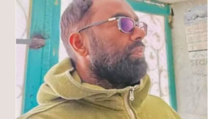 കാർ ഓടിച്ച് പോകുന്നതിനിടെ മസ്തിഷ്കാഘാതം; പ്രവാസി മലയാളി സൗദിയിൽ മരിച്ചു; കണ്ണീരോടെ കുടുംബം കാർ ഓടിച്ച് പോകുന്നതിനിടെ മസ്തിഷ്കാഘാതം; പ്രവാസി മലയാളി സൗദിയിൽ മരിച്ചു; കണ്ണീരോടെ കുടുംബം