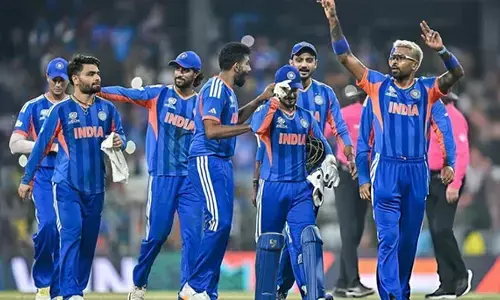 ഇന്ത്യയുടേത് ശരാശരി പ്രകടനം മാത്രം, മികച്ച കളി വരാനിരിക്കുന്നതേയുള്ളൂ; പ്ലെയിങ് ഇലവനിൽ എല്ലാവർക്കും അവസരം ലഭിച്ചതും പോസിറ്റീവ്; ടീമിൻ്റെ പോരായ്മകളും പ്രതീക്ഷകളും പങ്കുവെച്ച് സഞ്ജയ് ബാംഗർ