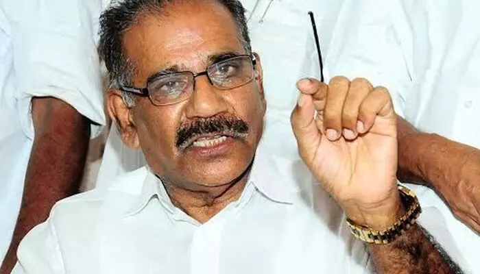 മുക്കം മുഹമ്മദിന് സംഘടനാ ബോധത്തിന്റെ കുറവുണ്ട്; നിയമസഭാ തിരഞ്ഞെടുപ്പില് വീണ്ടും മത്സരിക്കും; പാര്ട്ടി ആവശ്യപ്പെട്ടാല് ജനവിധി തേടുമെന്ന് മന്ത്രി എ.കെ.ശശീന്ദ്രന് മുക്കം മുഹമ്മദിന് സംഘടനാ ബോധത്തിന്റെ കുറവുണ്ട്; നിയമസഭാ തിരഞ്ഞെടുപ്പില് വീണ്ടും മത്സരിക്കും; പാര്ട്ടി ആവശ്യപ്പെട്ടാല് ജനവിധി തേടുമെന്ന് മന്ത്രി എ.കെ.ശശീന്ദ്രന്