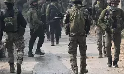 കിഷ്ത്വാറിലെ മലയടിവാരത്തെ ഒളിത്താവളം തകര്ത്തു; മണ്വീട്ടില് ഒളിച്ചിരുന്ന് വെടിവെച്ച രണ്ട് ഭീകരരെ വധിച്ച് സുരക്ഷ സേന; വന് ആയുധശേഖരവും പിടിച്ചെടുത്തു കിഷ്ത്വാറിലെ മലയടിവാരത്തെ ഒളിത്താവളം തകര്ത്തു; മണ്വീട്ടില് ഒളിച്ചിരുന്ന് വെടിവെച്ച രണ്ട് ഭീകരരെ വധിച്ച് സുരക്ഷ സേന; വന് ആയുധശേഖരവും പിടിച്ചെടുത്തു