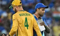 നിലവിലെ ടീമില് വിശ്വാസമര്പ്പിച്ച് സൂര്യകുമാര് യാദവ്; സൂപ്പര് എട്ടിലെ ആദ്യ പോരാട്ടത്തിനിറങ്ങുന്നത് ടീമില് മാറ്റമില്ലാതെ; ദക്ഷിണാഫ്രിക്കക്കെതിരെ ഇന്ത്യക്ക് ടോസ് നഷ്ടം; ബാറ്റിങ്ങ് തിരഞ്ഞെടുത്ത് എയ്ഡന് മാര്ക്രം; ദക്ഷിണാഫ്രിക്കയ്ക്ക് 3 വിക്കറ്റ് നഷ്ടം നിലവിലെ ടീമില് വിശ്വാസമര്പ്പിച്ച് സൂര്യകുമാര് യാദവ്; സൂപ്പര് എട്ടിലെ ആദ്യ പോരാട്ടത്തിനിറങ്ങുന്നത് ടീമില് മാറ്റമില്ലാതെ; ദക്ഷിണാഫ്രിക്കക്കെതിരെ ഇന്ത്യക്ക് ടോസ് നഷ്ടം; ബാറ്റിങ്ങ് തിരഞ്ഞെടുത്ത് എയ്ഡന് മാര്ക്രം; ദക്ഷിണാഫ്രിക്കയ്ക്ക് 3 വിക്കറ്റ് നഷ്ടം