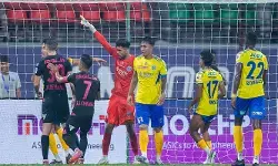 കൊച്ചിയില് മഞ്ഞപ്പടയെ ഞെട്ടിച്ച് ചാംഗ്തെ; ബ്ലാസ്റ്റേഴ്സിന് തുടര്ച്ചയായ രണ്ടാം തോല്വി; മുംബൈ സിറ്റിയോട് വീണത് സ്വന്തം കാണികള്ക്ക് മുന്നില് കൊച്ചിയില് മഞ്ഞപ്പടയെ ഞെട്ടിച്ച് ചാംഗ്തെ; ബ്ലാസ്റ്റേഴ്സിന് തുടര്ച്ചയായ രണ്ടാം തോല്വി; മുംബൈ സിറ്റിയോട് വീണത് സ്വന്തം കാണികള്ക്ക് മുന്നില്