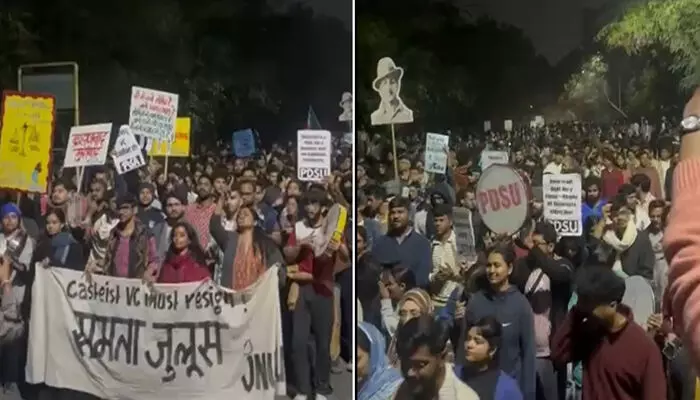 സമരം ചെയ്ത വിദ്യാർഥികൾക്ക് നേരെ കല്ലേറ്; നിരവധി പേർക്ക് പരിക്ക്; ഡൽഹി ജെഎൻയുവിൽ വൻ സംഘർഷം; പിന്നിൽ അവർ തന്നെയെന്ന് ആരോപണം സമരം ചെയ്ത വിദ്യാർഥികൾക്ക് നേരെ കല്ലേറ്; നിരവധി പേർക്ക് പരിക്ക്; ഡൽഹി ജെഎൻയുവിൽ വൻ സംഘർഷം; പിന്നിൽ അവർ തന്നെയെന്ന് ആരോപണം