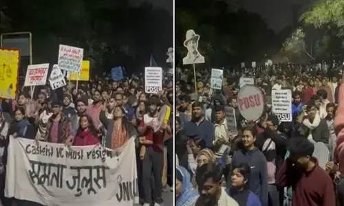 സമരം ചെയ്ത വിദ്യാർഥികൾക്ക് നേരെ കല്ലേറ്; നിരവധി പേർക്ക് പരിക്ക്; ഡൽഹി ജെഎൻയുവിൽ വൻ സംഘർഷം; പിന്നിൽ അവർ തന്നെയെന്ന് ആരോപണം