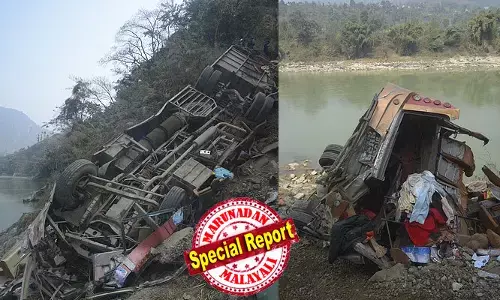 നേപ്പാളില്‍ ബസ് 650 അടി താഴ്ചയിലേക്ക് മറിഞ്ഞു; ബ്രിട്ടീഷ് പൗരനടക്കം 19 പേര്‍ക്ക് ദാരുണാന്ത്യം; 25 പേര്‍ക്ക് പരിക്ക്; കാണാതായ ചൈനീസ് പൗരനായി തിരച്ചില്‍;  അപകടത്തില്‍പ്പെട്ടത് വിനോദസഞ്ചാരികള്‍ സഞ്ചരിച്ച വാഹനം; അന്വേഷണം പ്രഖ്യാപിച്ചു