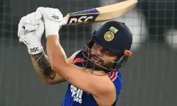 റിങ്കു സിങ് ഇന്ത്യൻ ക്യാമ്പ് വിട്ട് നാട്ടിലേക്ക് മടങ്ങി; പിതാവിന്റെ ആരോഗ്യനില മോശമെന്ന് റിപ്പോർട്ടുകൾ; സിംബാബ്വെയ്ക്കെതിരായ നിർണ്ണായക മത്സരത്തിൽ താരം കളിക്കില്ല റിങ്കു സിങ് ഇന്ത്യൻ ക്യാമ്പ് വിട്ട് നാട്ടിലേക്ക് മടങ്ങി; പിതാവിന്റെ ആരോഗ്യനില മോശമെന്ന് റിപ്പോർട്ടുകൾ; സിംബാബ്വെയ്ക്കെതിരായ നിർണ്ണായക മത്സരത്തിൽ താരം കളിക്കില്ല