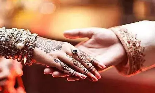 വിവാഹ ചടങ്ങുകള്‍ക്കു ശേഷം ഭര്‍തൃഗൃഹത്തിലേക്ക് പോകവെ തോക്ക് ചൂണ്ടി നവവധുവിനെ തട്ടിക്കൊണ്ടു പോയി; കാമുകനൊപ്പം ചേര്‍ന്ന് പദ്ധതിയൊരുക്കിയത് യുവതി: വരന്റെ പരാതിയില്‍ കേസെടുത്ത് പോലിസ്