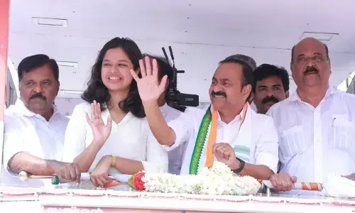 ഷോണ്‍ ജോര്‍ജിനൊപ്പം വേദി പങ്കിട്ട ദിയ പുളിക്കകണ്ടത്തിനെതിരെ സൈബര്‍ ആക്രമണം