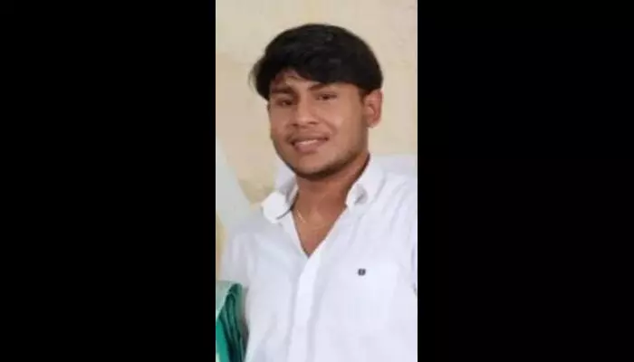 മൊബൈല് ഫോണ് വാങ്ങാനെന്ന് പറഞ്ഞ് വീട്ടില് നിന്നിറങ്ങി; യുവാവിനെ മൂന്നുദിവസമായി കാണാനില്ല; സില്ബിയെ കുറിച്ച് വിവരം ലഭിക്കുന്നവര് അറിയിക്കണമെന്ന് വീട്ടുകാര് മൊബൈല് ഫോണ് വാങ്ങാനെന്ന് പറഞ്ഞ് വീട്ടില് നിന്നിറങ്ങി; യുവാവിനെ മൂന്നുദിവസമായി കാണാനില്ല; സില്ബിയെ കുറിച്ച് വിവരം ലഭിക്കുന്നവര് അറിയിക്കണമെന്ന് വീട്ടുകാര്