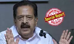 ജീവനക്കാരുടെ വിവരങ്ങള് തേടി മുഖ്യമന്ത്രിയുടെ ഓഫീസ് സ്പാര്ക്കിന് കത്ത് നല്കി; എല്ലാ വകുപ്പുകളില് നിന്നും ജീവനക്കാരുടെ വിവരങ്ങള് ശേഖരിച്ചു; കെ സ്മാര്ട്ട് വഴി എക്സല് ഷീറ്റുകള് ആക്കി നല്കാന് ആവശ്യപ്പെട്ടത്; മുഖ്യമന്ത്രിയുടെ ഓഫീസില് ഓഫീസര് ഓണ് സ്പെഷ്യല് ഡ്യൂട്ടി; രേഖ പുറത്തുവിട്ട് ചെന്നിത്തല; മുഖ്യമന്ത്രിക്കെതിരെ കേസെടുക്കേണ്ട സാഹചര്യമെന്ന് വിമര്ശനം ജീവനക്കാരുടെ വിവരങ്ങള് തേടി മുഖ്യമന്ത്രിയുടെ ഓഫീസ് സ്പാര്ക്കിന് കത്ത് നല്കി; എല്ലാ വകുപ്പുകളില് നിന്നും ജീവനക്കാരുടെ വിവരങ്ങള് ശേഖരിച്ചു; കെ സ്മാര്ട്ട് വഴി എക്സല് ഷീറ്റുകള് ആക്കി നല്കാന് ആവശ്യപ്പെട്ടത്; മുഖ്യമന്ത്രിയുടെ ഓഫീസില് ഓഫീസര് ഓണ് സ്പെഷ്യല് ഡ്യൂട്ടി; രേഖ പുറത്തുവിട്ട് ചെന്നിത്തല; മുഖ്യമന്ത്രിക്കെതിരെ കേസെടുക്കേണ്ട സാഹചര്യമെന്ന് വിമര്ശനം