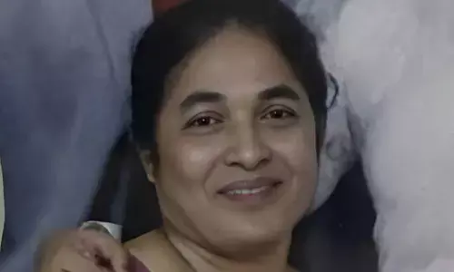 പത്തനാപുരത്ത് ടിപ്പർ ലോറിയിടിച്ച് സ്കൂട്ടർ യാത്രികയ്ക്ക് ദാരുണാന്ത്യം; മരിച്ചത് സിനിമാപറമ്പുകാരി ജെസ്സി സണ്ണി; അപകടം കാരണം അമിതവേഗയെന്ന് ദൃക്സാക്ഷികൾ; കേസെടുത്ത് പോലീസ് പത്തനാപുരത്ത് ടിപ്പർ ലോറിയിടിച്ച് സ്കൂട്ടർ യാത്രികയ്ക്ക് ദാരുണാന്ത്യം; മരിച്ചത് സിനിമാപറമ്പുകാരി ജെസ്സി സണ്ണി; അപകടം കാരണം അമിതവേഗയെന്ന് ദൃക്സാക്ഷികൾ; കേസെടുത്ത് പോലീസ്