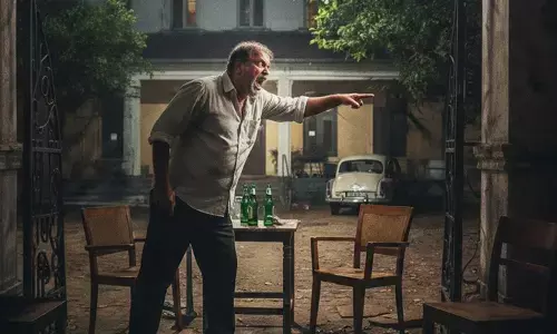 മദ്യലഹരിയില്‍ മുറി തട്ടിയെടുത്ത് വിരട്ടല്‍; പിറ്റേന്ന് രാവിലെ വാടക കൊടുക്കാതെ മുങ്ങല്‍; കോട്ടയം പിഡബ്ല്യുഡി റെസ്റ്റ് ഹൗസിനെ ബാറാക്കി മാറ്റി ജീവനക്കാരന്‍; ലഹരിമൂത്ത ഉദ്യോഗസ്ഥന് പണി കിട്ടും