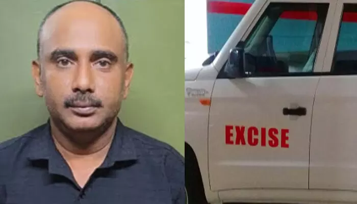 വീട്ടിലെ മറ്റ് ചെടികൾക്കിടയിൽ ഒരു അസാധാരണ കാഴ്ച; ആരും കാണാതെ ഒളിപ്പിച്ച് വളർത്തിയത് ആറ് കഞ്ചാവ് ചെടികൾ; യുവാവിനെ കൈയ്യോടെ പൊക്കി എക്സൈസ് വീട്ടിലെ മറ്റ് ചെടികൾക്കിടയിൽ ഒരു അസാധാരണ കാഴ്ച; ആരും കാണാതെ ഒളിപ്പിച്ച് വളർത്തിയത് ആറ് കഞ്ചാവ് ചെടികൾ; യുവാവിനെ കൈയ്യോടെ പൊക്കി എക്സൈസ്