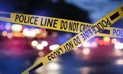 ഇളയ മകള്‍ കാലുകള്‍ പിടിച്ചുവെച്ചു; മൂത്തയാള്‍ കത്തി ഉപയോഗിച്ച് കഴുത്തറുത്തു; കുടുംബാംഗങ്ങളെ മയക്കി കിടത്തിയ ശേഷം പിതാവിനെ അതിക്രൂരമായി കൊലപ്പടുത്തി പെണ്‍മക്കള്‍: കൊലനടത്തിയത് വിവേചനം കാണിച്ചതില്‍ പ്രകോപിതരായി