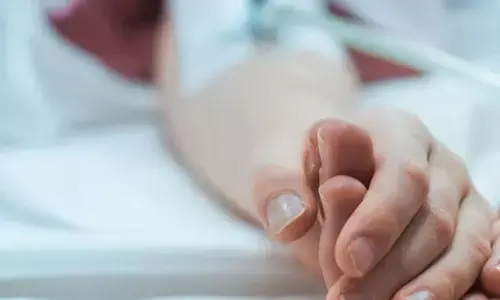 ഇടുക്കിയില്‍ ആദിവാസി ദമ്പതികളുടെ നവജാത ഇരട്ടക്കുട്ടികളിലൊന്ന് മരിച്ചു: ജില്ലാശുപത്രിയില്‍ ചികില്‍സയിലിരിക്കേ സ്വകാര്യ ആശുപത്രിയിലേക്ക് റഫര്‍ ചെയ്തു: കുഞ്ഞിനെ എത്തിച്ചത് മരിച്ച നിലയില്‍ എന്ന് സ്വകാര്യ ആശുപത്രി അധികൃതര്‍: പോലീസ് കേസെടുത്ത് പോസ്റ്റുമോര്‍ട്ടം നടത്തി: ഇരട്ടകളിലൊന്ന് ഹൃദയവാല്‍വിന് തകരാറുമായി കോട്ടയം മെഡിക്കല്‍ കോളജില്‍ ചികില്‍സിയില്‍