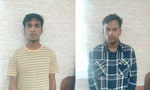 സീനിയര്‍ വിദ്യാര്‍ത്ഥിനികളുടെ ചിത്രങ്ങള്‍ മോര്‍ഫ് ചെയ്ത് പ്രചരിപ്പിച്ചു; രണ്ട് എന്‍ജിനീയറിങ് വിദ്യാര്‍ത്ഥികള്‍ കളമശ്ശേരിയില്‍ പിടിയില്‍