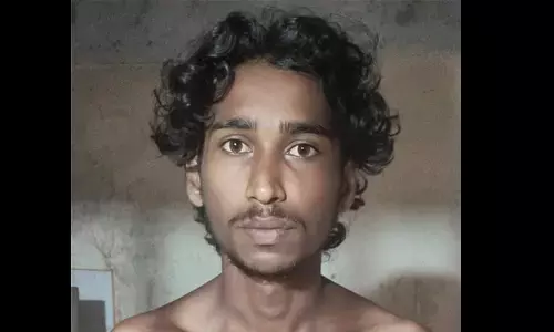 പ്ലസ് വണ് വിദ്യാര്ഥിനിയോട് ലൈംഗിക അതിക്രമം; പാലക്കാട് സ്വദേശി ഏനാത്ത് പോലീസിന്റെ പിടിയില് പ്ലസ് വണ് വിദ്യാര്ഥിനിയോട് ലൈംഗിക അതിക്രമം; പാലക്കാട് സ്വദേശി ഏനാത്ത് പോലീസിന്റെ പിടിയില്