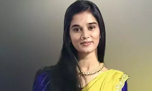 അനിയനെ നന്നായി നോക്കണം; ഐ ലവ് യു അമ്മ; കുവൈത്തിലുള്ള അമ്മയ്ക്ക് ശബ്ദ സന്ദേശം അയച്ച ശേഷം വിദ്യാര്‍ത്ഥിനിയായ യൂട്യൂബര്‍ തൂങ്ങിമരിച്ചു; ആത്മഹത്യയ്ക്ക് കാരണം പ്രണയബന്ധത്തിലെ തകര്‍ച്ച