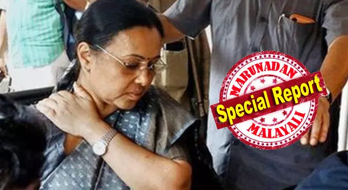 കഴുത്തിന് ഗുരുതരമായി പരിക്കേറ്റ ഒരാള്ക്ക് ധരിക്കേണ്ട സെര്വിക്കല് കോളര് ഇല്ലാതെയാണ് മന്ത്രി നഴ്സുമാര്ക്കൊപ്പം സെല്ഫി; വീണാ ജോര്ജിനെതിരായ വധശ്രമക്കേസ് പൊളിയുന്നു; ദൃശ്യങ്ങളില് കൈയേറ്റമില്ല; കടുത്ത വകുപ്പുകള് പോലീസ് ഒഴിവാക്കിയേക്കും; കൊലക്കേസ് ഒഴിവാക്കാന് ആലോചന സജീവം; പോലീസ് നിയമോപദേശം തേടിയേക്കും കഴുത്തിന് ഗുരുതരമായി പരിക്കേറ്റ ഒരാള്ക്ക് ധരിക്കേണ്ട സെര്വിക്കല് കോളര് ഇല്ലാതെയാണ് മന്ത്രി നഴ്സുമാര്ക്കൊപ്പം സെല്ഫി; വീണാ ജോര്ജിനെതിരായ വധശ്രമക്കേസ് പൊളിയുന്നു; ദൃശ്യങ്ങളില് കൈയേറ്റമില്ല; കടുത്ത വകുപ്പുകള് പോലീസ് ഒഴിവാക്കിയേക്കും; കൊലക്കേസ് ഒഴിവാക്കാന് ആലോചന സജീവം; പോലീസ് നിയമോപദേശം തേടിയേക്കും