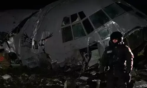 ബൊളീവിയന് സൈനിക വിമാനം ദേശിയപാതയില് തകര്ന്ന് വീണു; 15 പേര്ക്ക് ദാരുണാന്ത്യം: 30ഓളം പേര്ക്ക് പരിക്ക് ബൊളീവിയന് സൈനിക വിമാനം ദേശിയപാതയില് തകര്ന്ന് വീണു; 15 പേര്ക്ക് ദാരുണാന്ത്യം: 30ഓളം പേര്ക്ക് പരിക്ക്