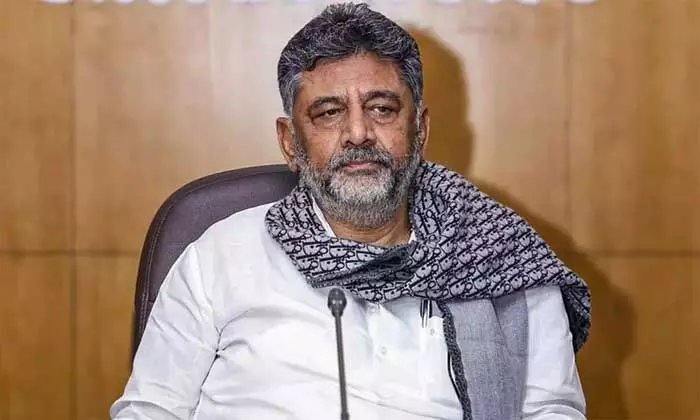 ദയവായി എന്നെ അതിലേക്ക് വലിച്ചിഴക്കരുത്, അഭ്യര്ഥനയാണ്; നിയമസഭാംഗങ്ങള് അവരുടെ രാഷ്ട്രീയ പ്രവര്ത്തനങ്ങളില് തന്റെ പേര് ഉപയോഗിക്കരുത്; നേതൃമാറ്റത്തെക്കുറിച്ചുള്ള ചോദ്യങ്ങളില് നിന്ന് അകലം പാലിച്ച് ഡി.കെ ശിവകുമാര് ദയവായി എന്നെ അതിലേക്ക് വലിച്ചിഴക്കരുത്, അഭ്യര്ഥനയാണ്; നിയമസഭാംഗങ്ങള് അവരുടെ രാഷ്ട്രീയ പ്രവര്ത്തനങ്ങളില് തന്റെ പേര് ഉപയോഗിക്കരുത്; നേതൃമാറ്റത്തെക്കുറിച്ചുള്ള ചോദ്യങ്ങളില് നിന്ന് അകലം പാലിച്ച് ഡി.കെ ശിവകുമാര്